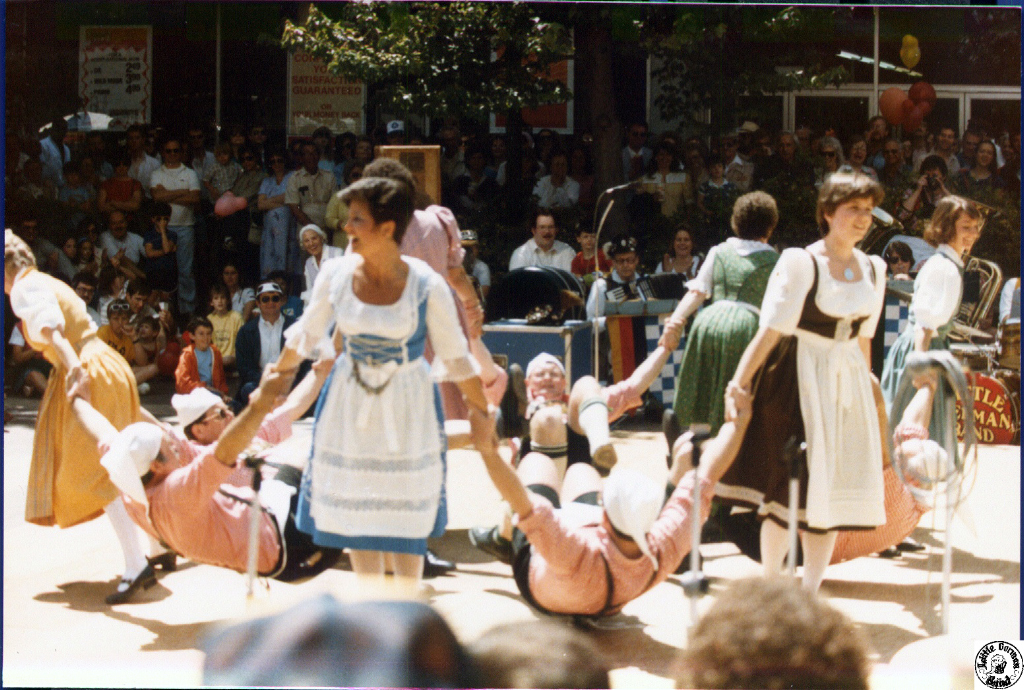 1980 04 20 03 Fayetteville St Mall.jpg